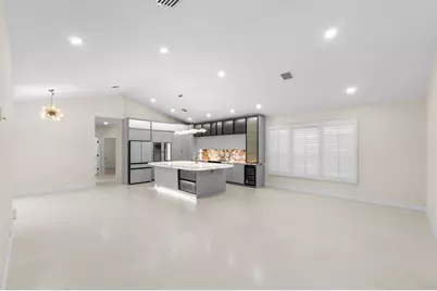 7686 La Corniche Circle, Boca Raton, FL 33433 - Photo 4