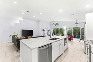 9702 Harbour Lake Cir, Boynton Beach, FL 33437 - Photo 4