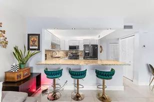 109 Liberty Ct, Deerfield Beach, FL 33442 - Photo 8