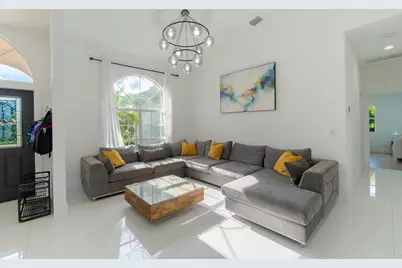 120 Saratoga Boulevard W, Royal Palm Beach, FL 33411 - Photo 8