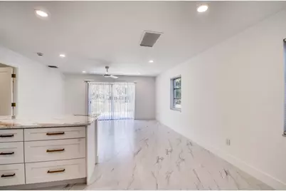 10084 Meridian Way N #4, Palm Beach Gardens, FL 33410 - Photo 6