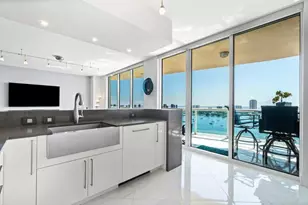 2640 Lake Shore Dr, Riviera Beach, FL 33404 - Photo 20