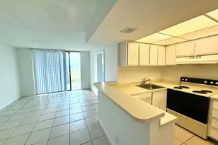 760 Executive Center Dr, West Palm Beach, FL 33401 - Photo 2