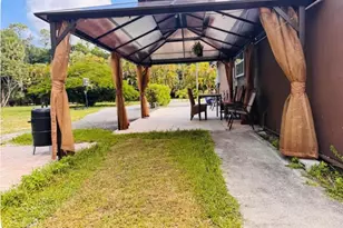 214 Westwood Cir E, West Palm Beach, FL 33411 - Photo 1