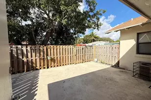 5607 N Flagler Dr, West Palm Beach, FL 33407 - Photo 14