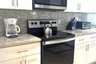 104 Rosewood Ln, Lake Worth, FL 33463 - Photo 6