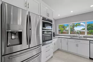 7101 W Lake Dr, Lake Clarke Shores, FL 33406 - Photo 12