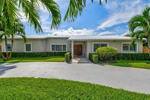 7101 W Lake Dr, Lake Clarke Shores, FL 33406 - Photo 2