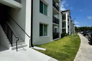 803 Villa Cir, Boynton Beach, FL 33435 - Photo 2