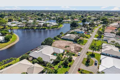 11740 N Lake Drive, Boynton Beach, FL 33436 - Photo 2