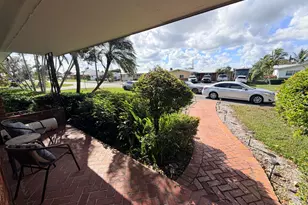955 NW 4th St St, Belle Glade, FL 33430 - Photo 6