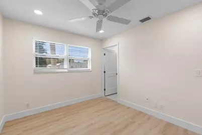 256 Lake Meryl Drive, West Palm Beach, FL 33411 - Photo 16