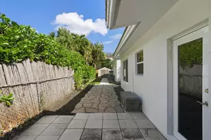 2642 NE 26th Terrace, Lighthouse Point, FL 33064 - Photo 16