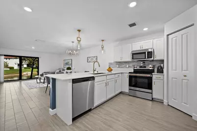 6013 Woods Edge Circle, Riviera Beach, FL 33410 - Photo 8