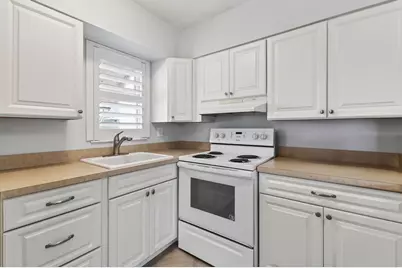3060 Meridian Way N #8, Palm Beach Gardens, FL 33410 - Photo 12