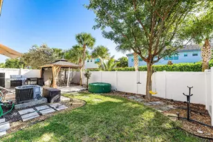 4330 Lago Dr, Pompano Beach, FL 33064 - Photo 32