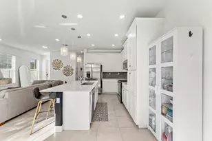 4330 Lago Dr, Pompano Beach, FL 33064 - Photo 14