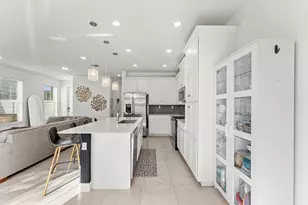 4330 Lago Dr, Deerfield Beach, FL 33064 - Photo 14