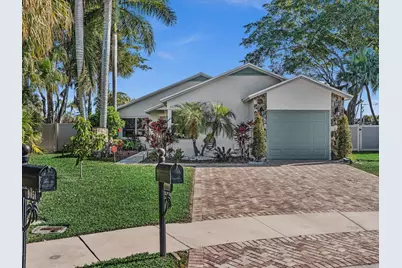 9043 Chatsworth Cascades, Boca Raton, FL 33434 - Photo 2