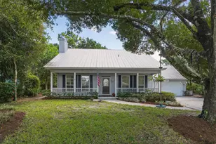 556 SE Meadow Wood Way, Stuart, FL 34997 - Photo 2