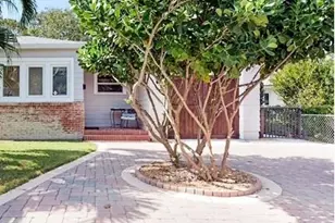 421 N Ocean Breeze, Lake Worth Beach, FL 33460 - Photo 2