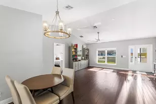 3037 SE Iris St, Stuart, FL 34997 - Photo 6