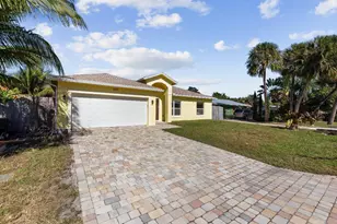 3037 SE Iris St, Stuart, FL 34997 - Photo 2