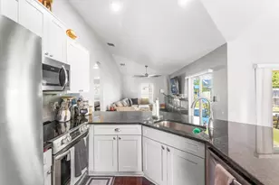 3037 SE Iris St, Stuart, FL 34997 - Photo 12