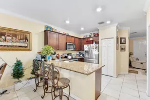 5438 NW 27th St, Margate, FL 33063 - Photo 10