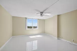 301 Lake Shore Dr, Lake Park, FL 33403 - Photo 30