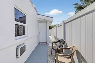 836 Ridgewood Dr, West Palm Beach, FL 33405 - Photo 24