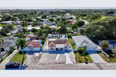 836 Ridgewood Drive, West Palm Beach, FL 33405 - Photo 30