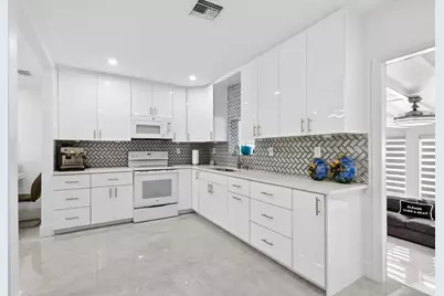 836 Ridgewood Drive, West Palm Beach, FL 33405 - Photo 10