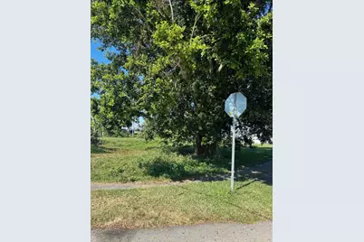 501 W Baines Terrace, Pahokee, FL 33476 - Photo 4