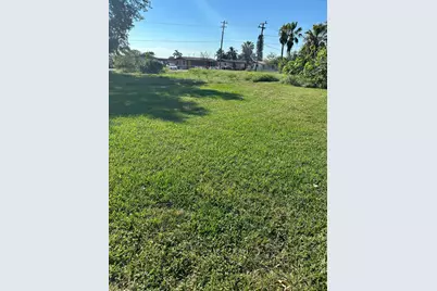 501 W Baines Terrace, Pahokee, FL 33476 - Photo 1