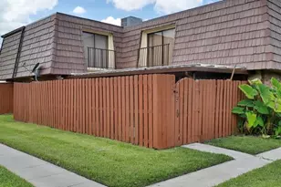 1034 Springdale Cir, Palm Springs, FL 33461 - Photo 1