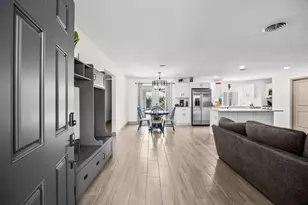 907 Antigua Ave, Fort Pierce, FL 34982 - Photo 4