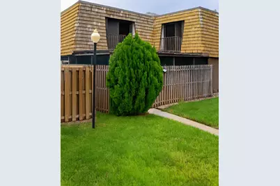 211 Woodland Road, Palm Springs, FL 33461 - Photo 6