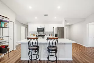 521 NW Colonial St, Port Saint Lucie, FL 34983 - Photo 6