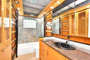 105 NW 8th Pl, Boynton Beach, FL 33426 - Photo 8