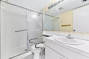 1106 Green Pine Blvd, West Palm Beach, FL 33409 - Photo 16