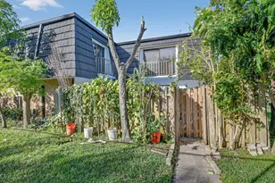 176 Woodland Rd, Lake Worth Beach, FL 33461 - Photo 2