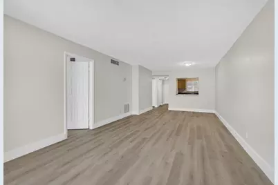 120 Sparrow Drive #113, Royal Palm Beach, FL 33411 - Photo 10