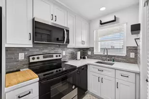 100 Shore Ct, North Palm Beach, FL 33408 - Photo 20