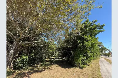 221 SE Seville Street, Stuart, FL 34994 - Photo 6