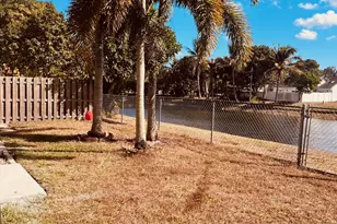 5761 Strawberry Lakes Cir, Lake Worth, FL 33463 - Photo 22