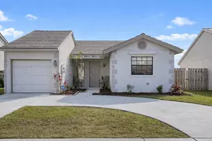 5761 Strawberry Lakes Cir, Lake Worth, FL 33463 - Photo 1