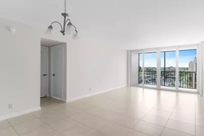 8 Royal Palm Way #602, Boca Raton, FL 33432 - Photo 4