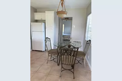 128 Norwich F, West Palm Beach, FL 33417 - Photo 4
