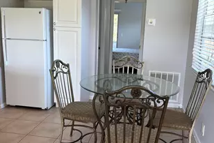 128 Norwich F, West Palm Beach, FL 33417 - Photo 4